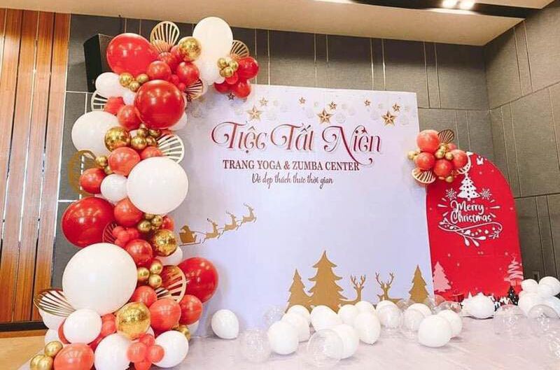 cách thiết kế backdrop tiệc tất niên